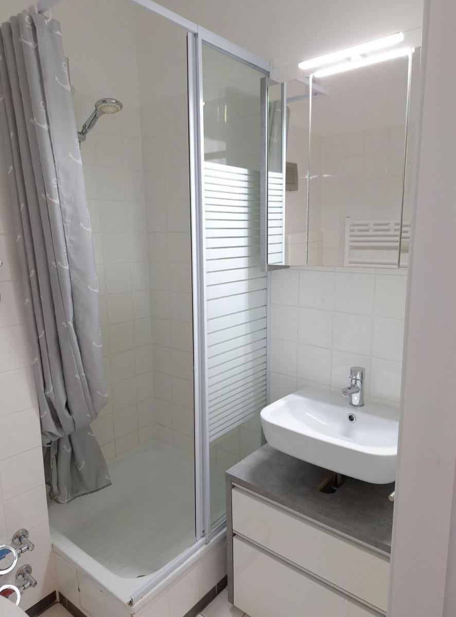 Ostseeperle Inkl Strandkorb Von Mai Bis September Und Waesche Set Apartment *