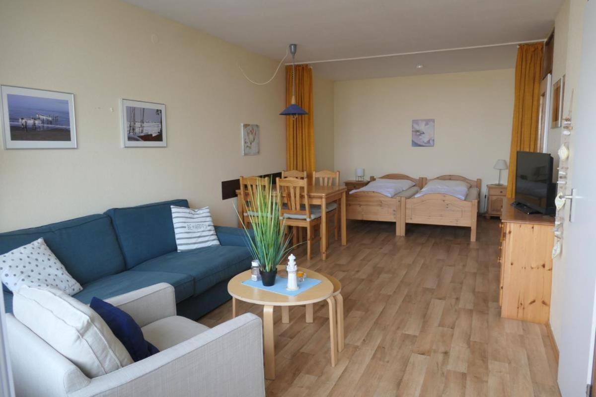 Ostseeperle Inkl Strandkorb Von Mai Bis September Und Waesche Set