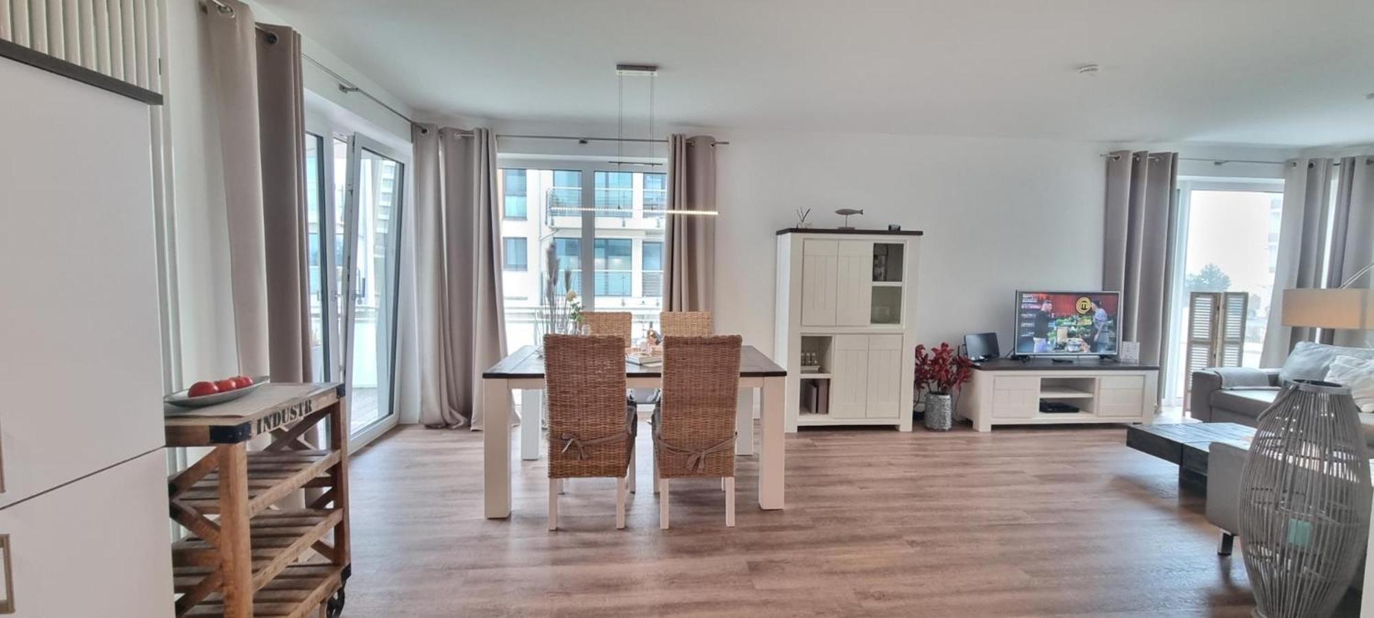 Ostseeperle Inkl Strandkorb Von Mai Bis September Und Waesche Set